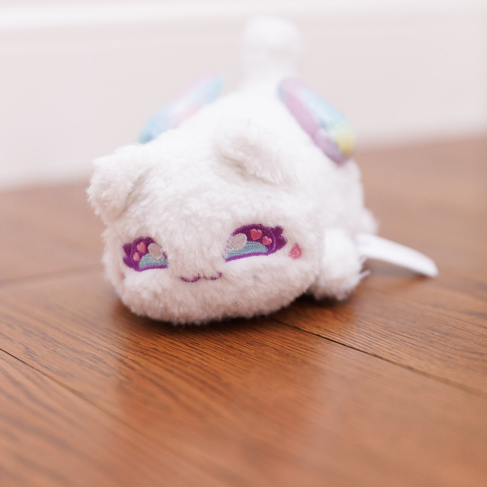 Aphmau MeeMeows Mystery Plush Celestial Cat White Rainbow Wing Angel Kitty - Picture 1 of 4